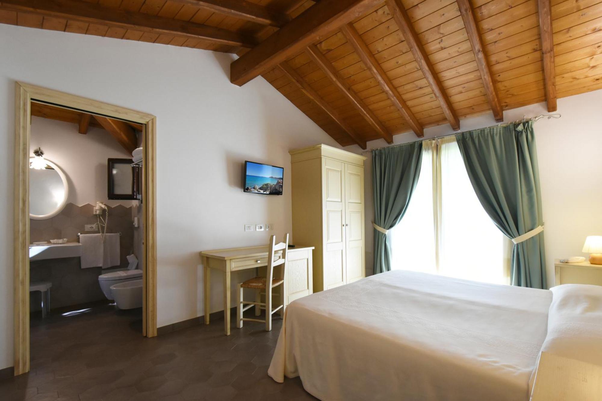 Le Anfore Hotel Виласимиус Екстериор снимка